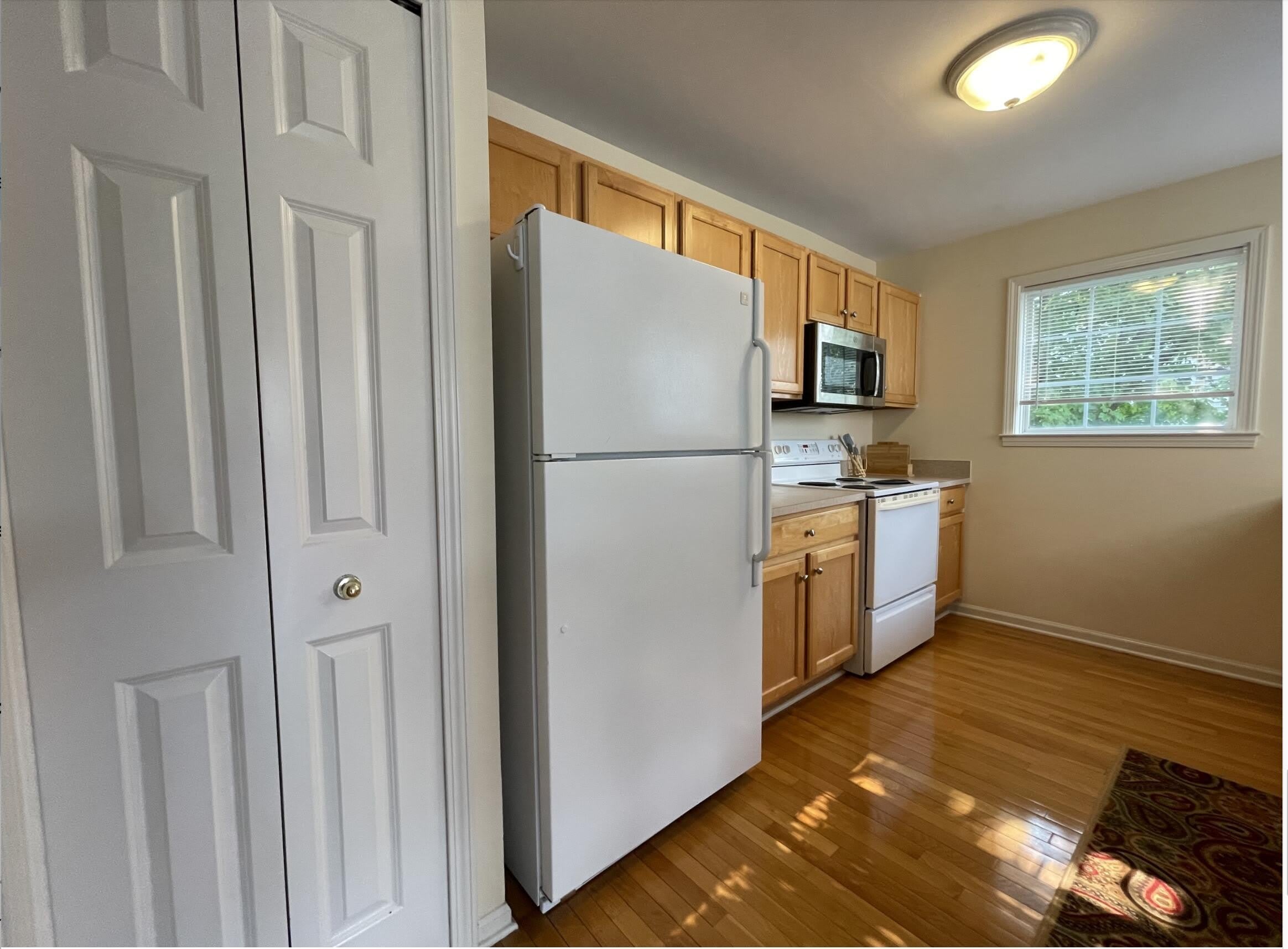 2806 Barclay Way – photo 5
