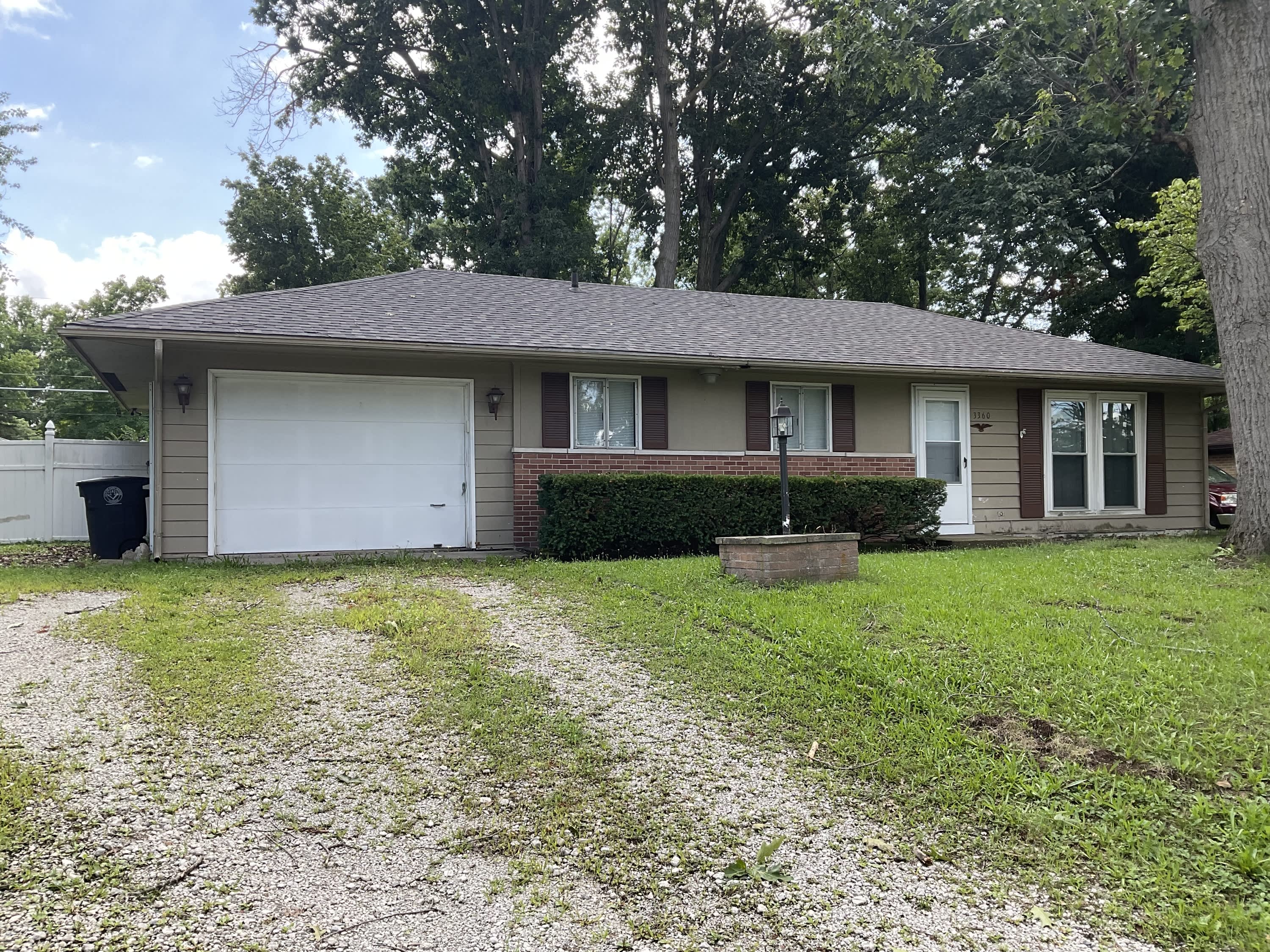 3360 Eastwood Dr – photo 1