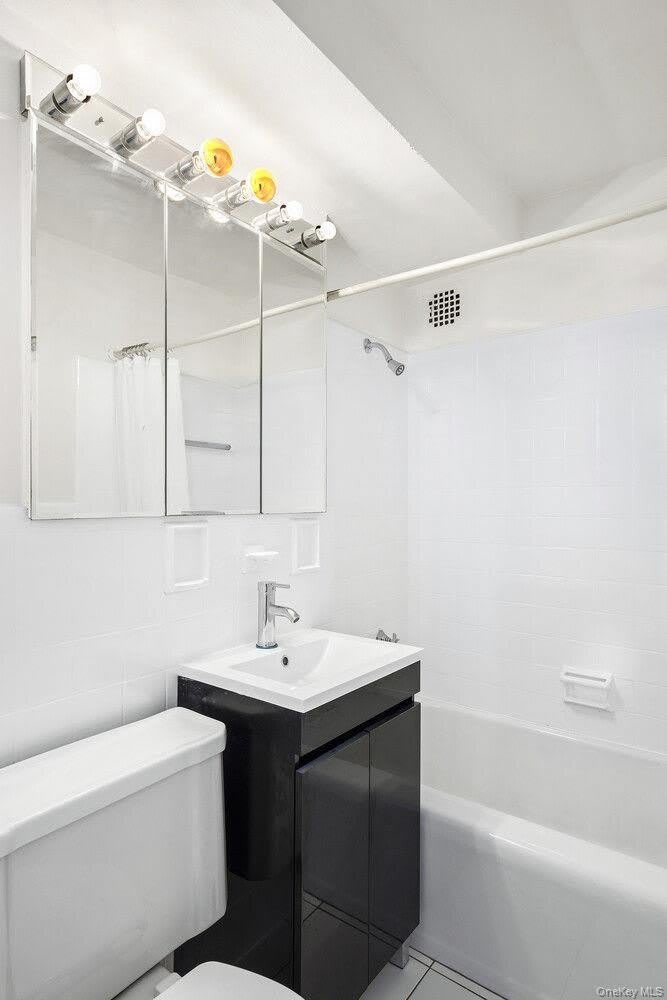 110 E 36TH Street – photo 4