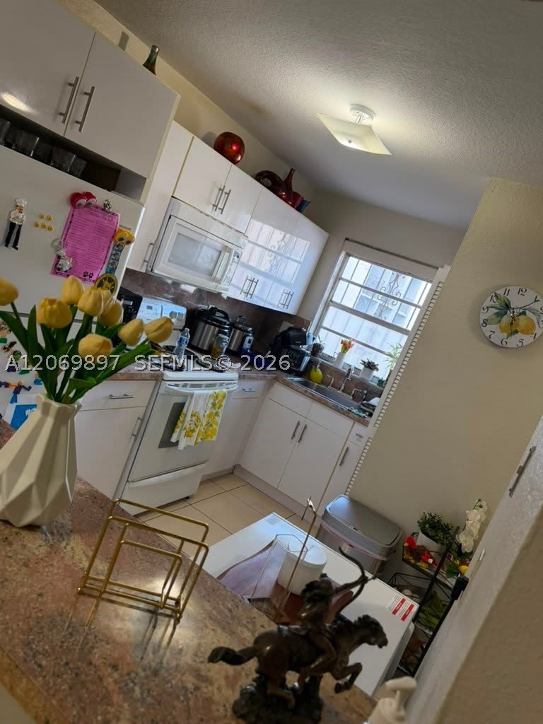 1630 W 46th St – photo 2