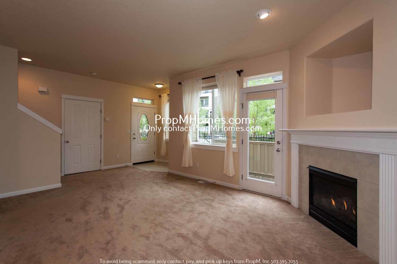Gorgeous Two Bedroom Townhome In Gresham! In a Gated Community! – photo 3