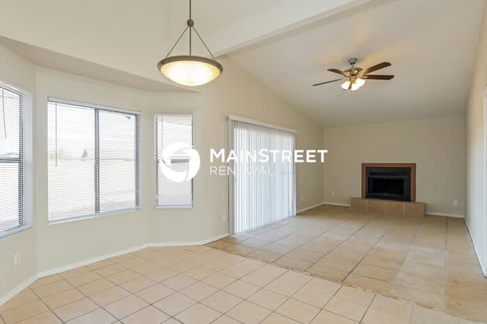 1880 West Mountain Oak Lane – photo 4