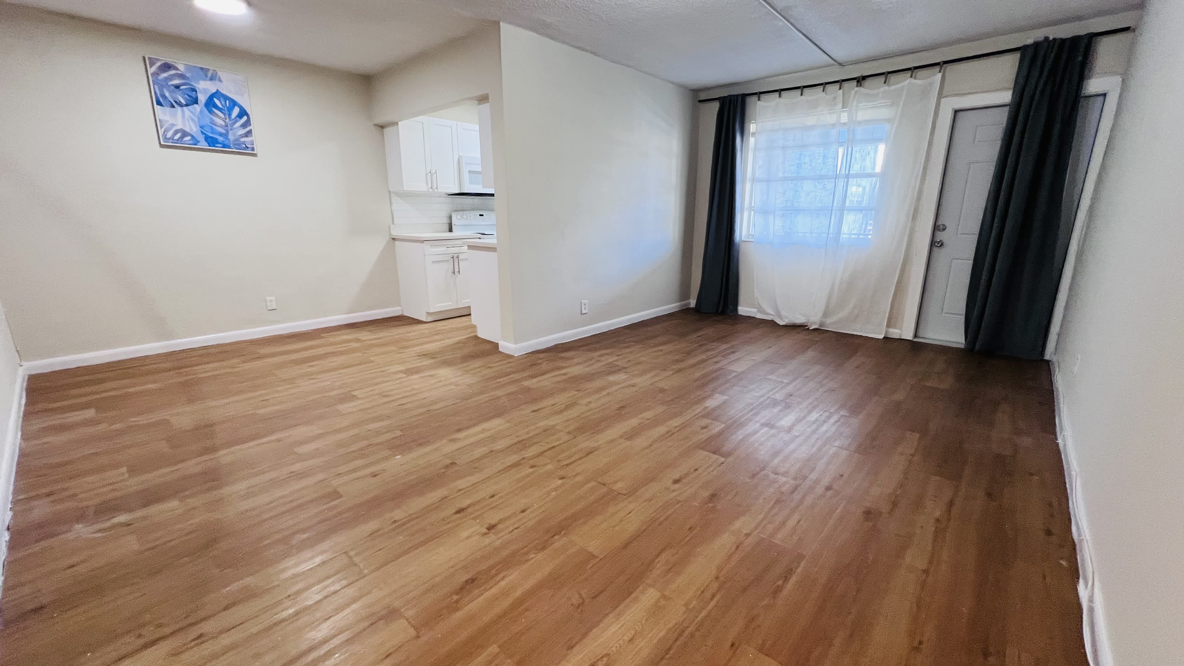 1100 Ne 1st Ct – photo 4