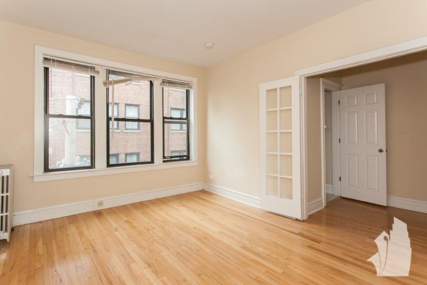 432 West Surf Street – photo 2