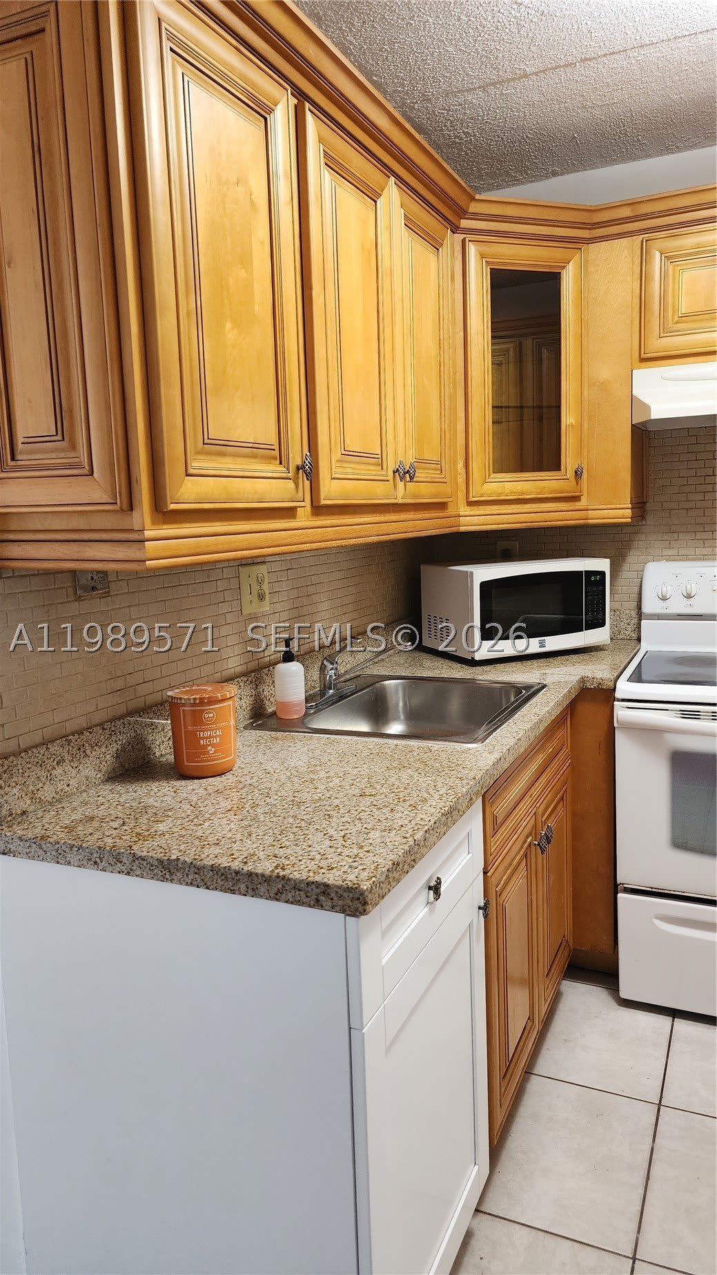 9405 W Flagler St – photo 5
