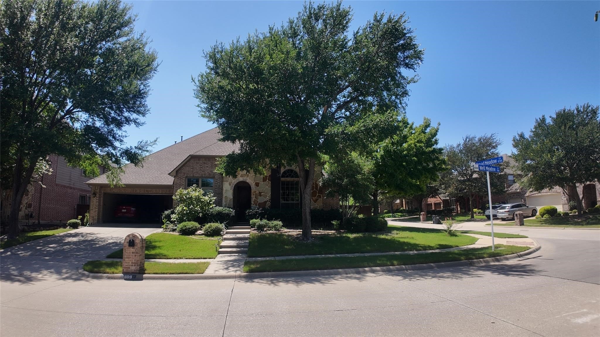 1005 Grandbury Street – photo 1