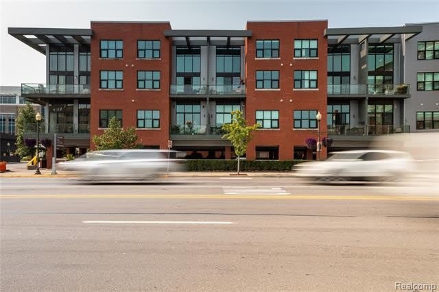 111 N MAIN Street – photo 1