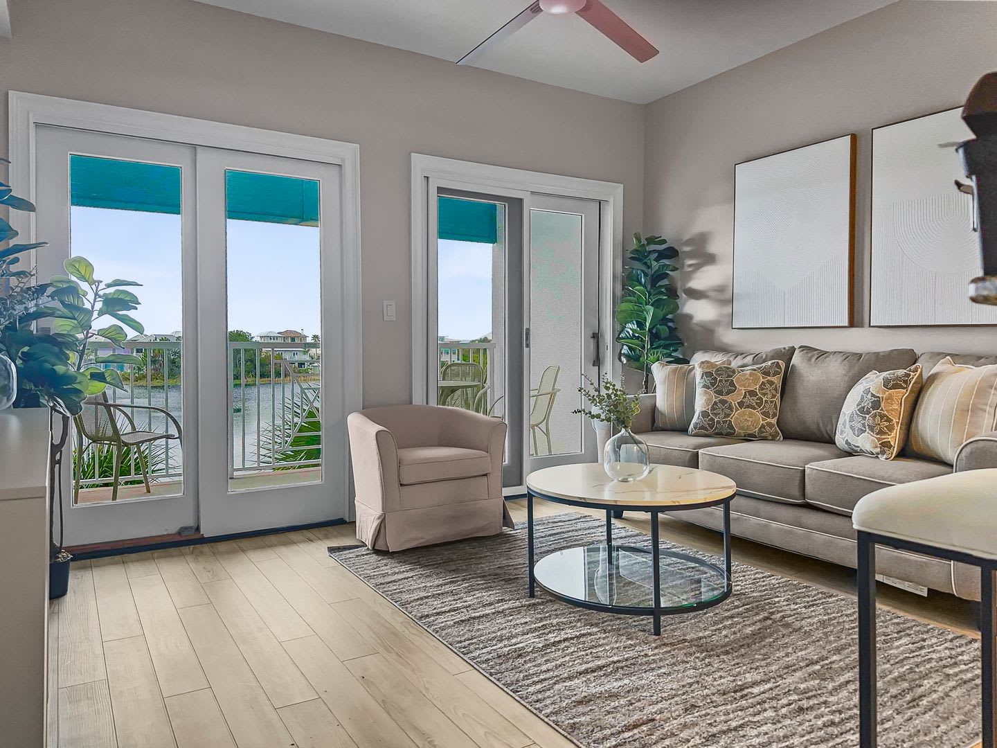 Newly remodeled condo in the heart of Carillon Village with spectacular views! – photo 3