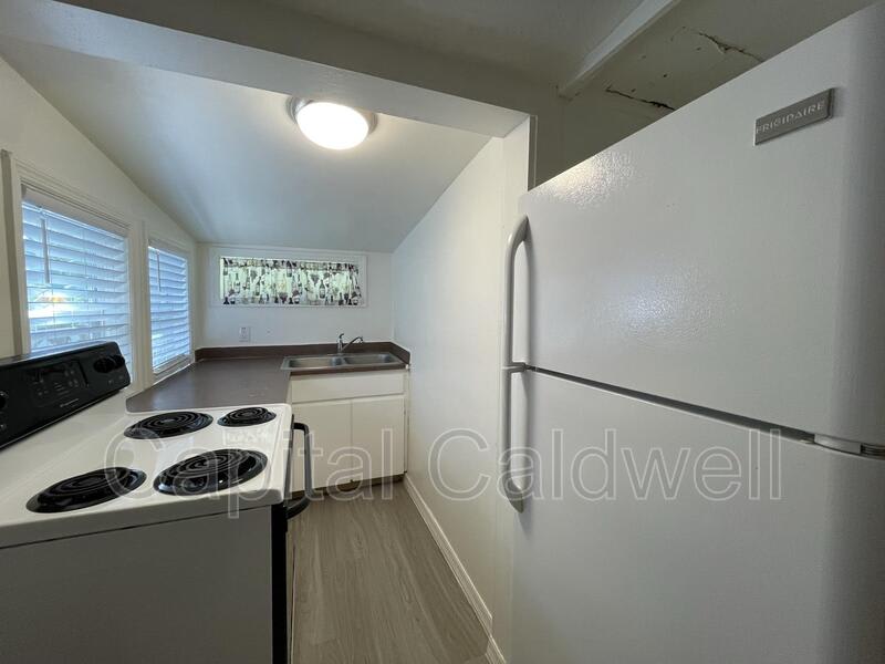 4104 N Ola Ave 4 – photo 2