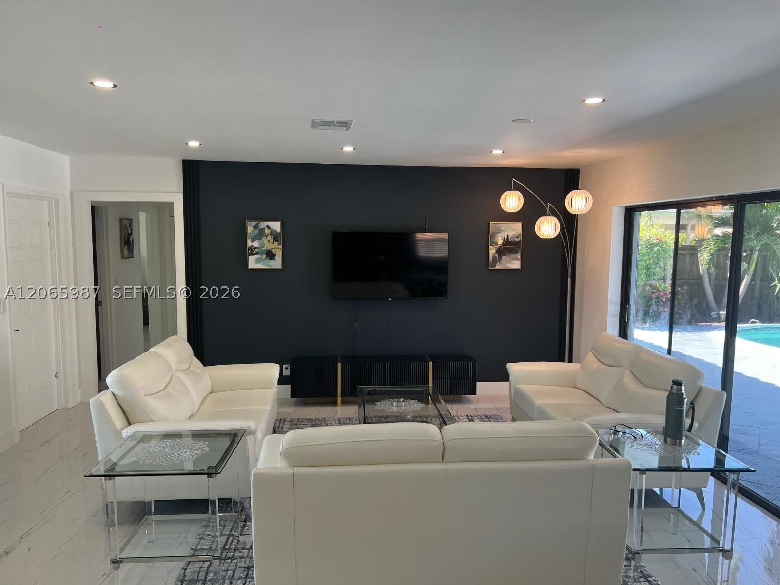 1112 N 13th Ave – photo 3