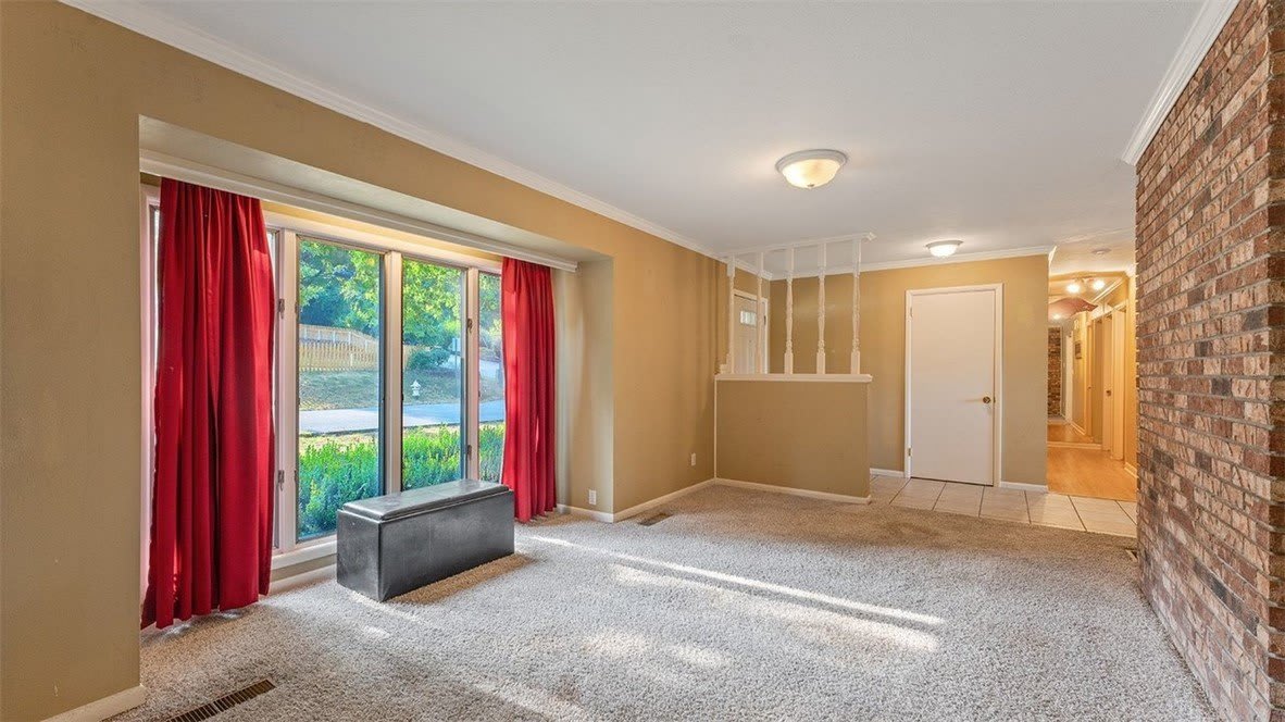 476 N Oliver Avenue – photo 5