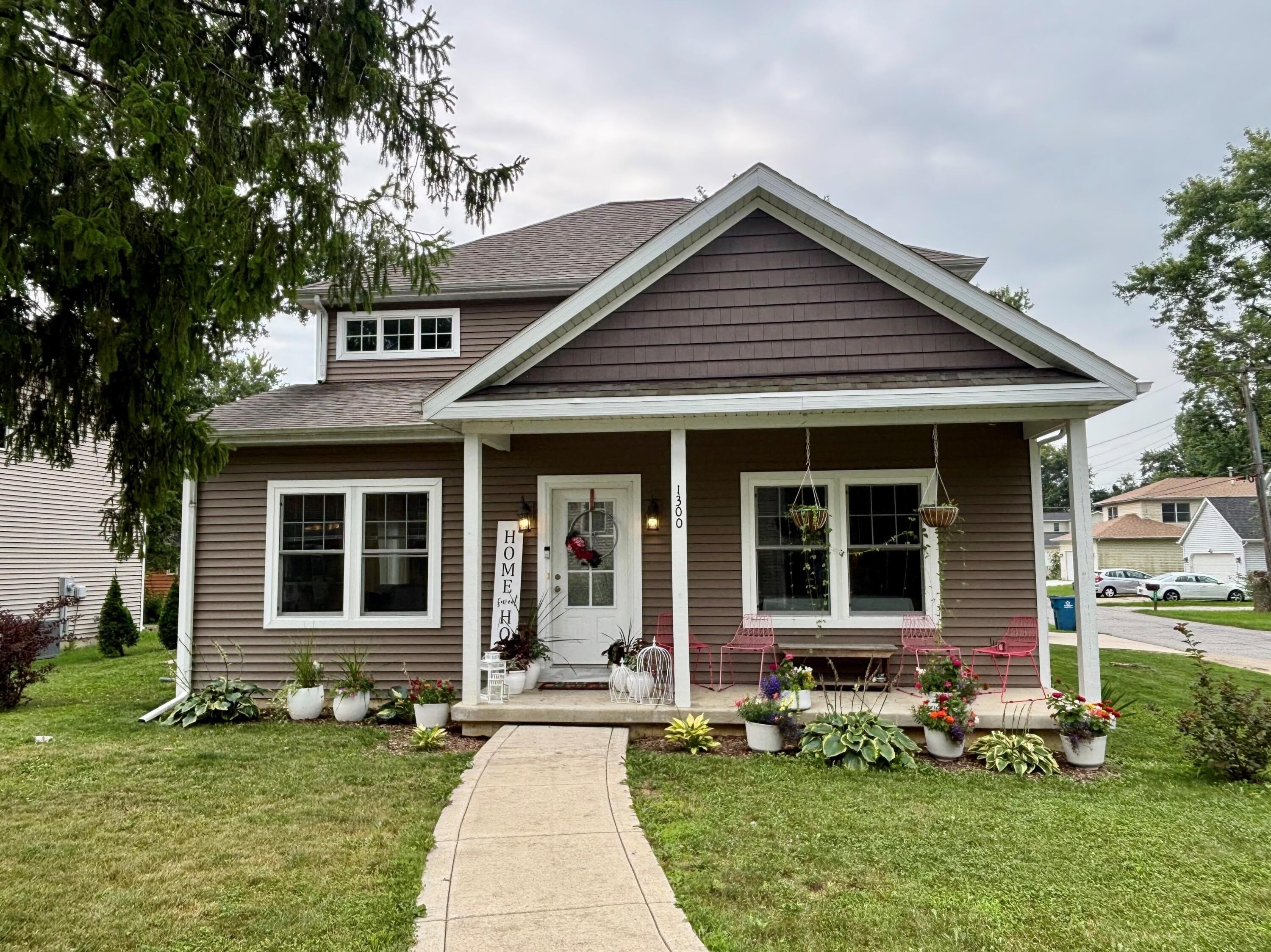 1300 Bobolink Road – photo 1