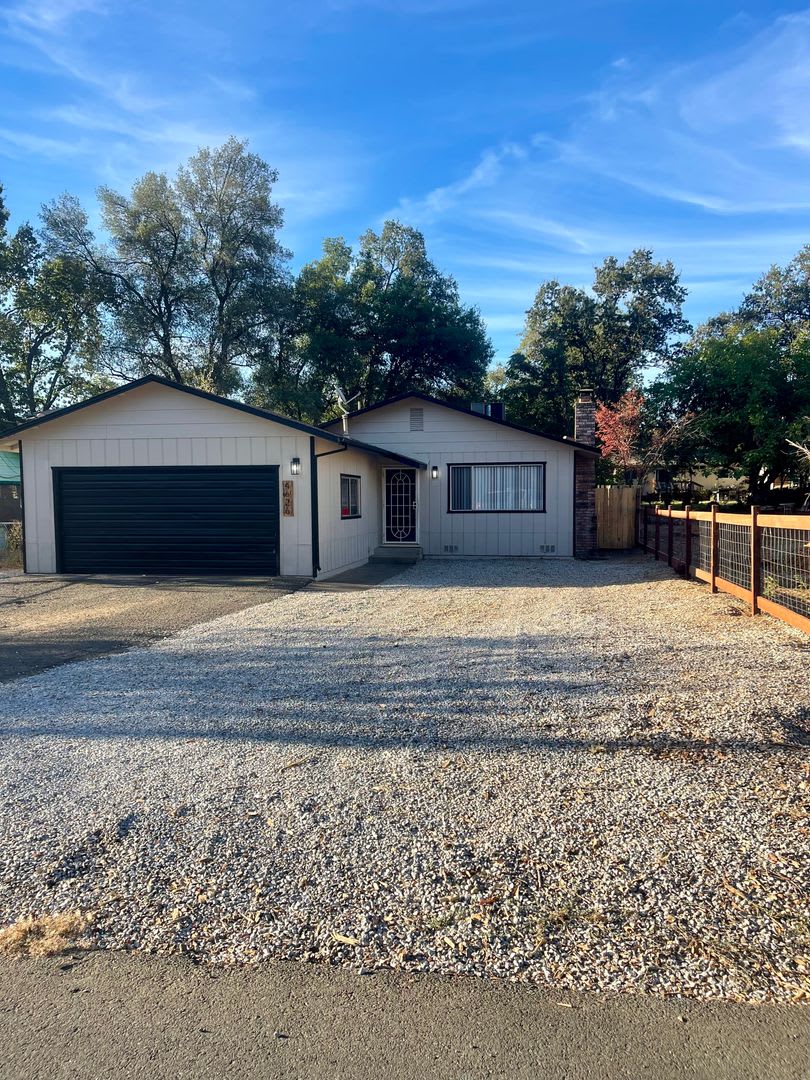 3 BED 2 BATH HOUSE IS SHASTA LAKE – photo 2
