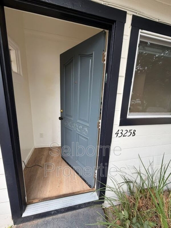 4325B Essex Street – photo 3
