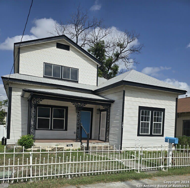 1607 N Pine Street – photo 1