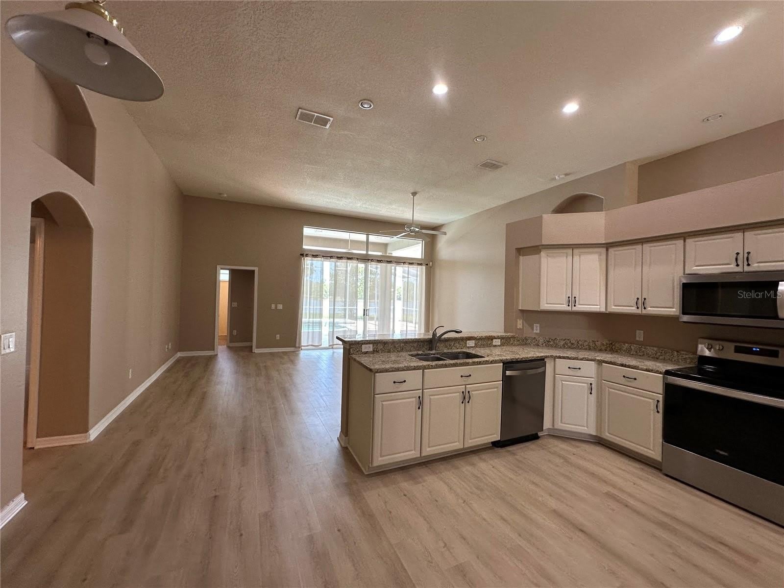 13813 BLUEWATER Circle – photo 5