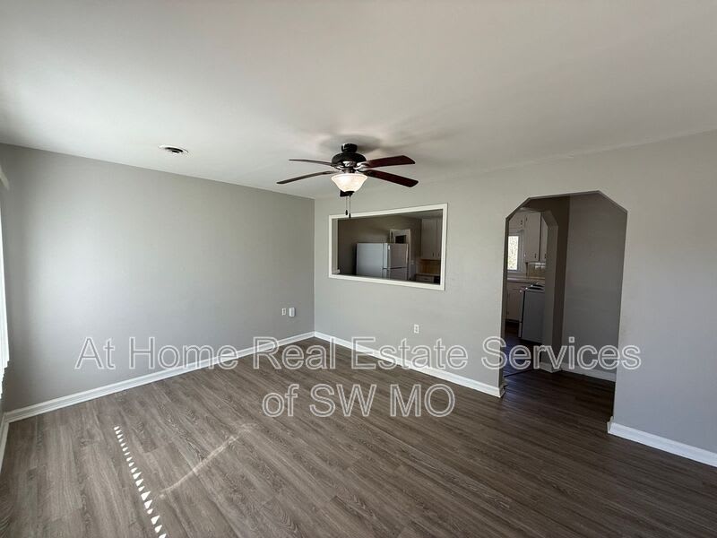 1465 E Seminole St – photo 2
