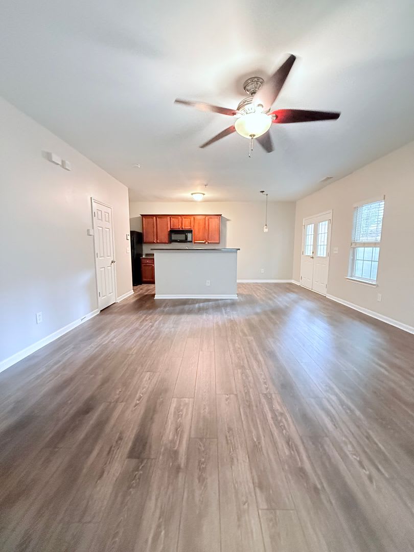 Open Concept Living Oversized Primary Suite – photo 4