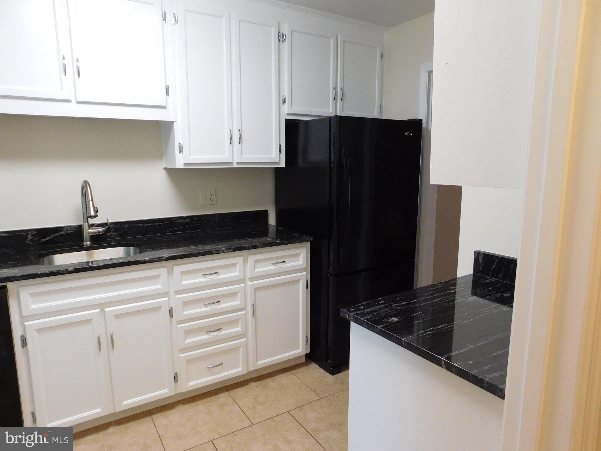 1170 N VERMONT Street – photo 3