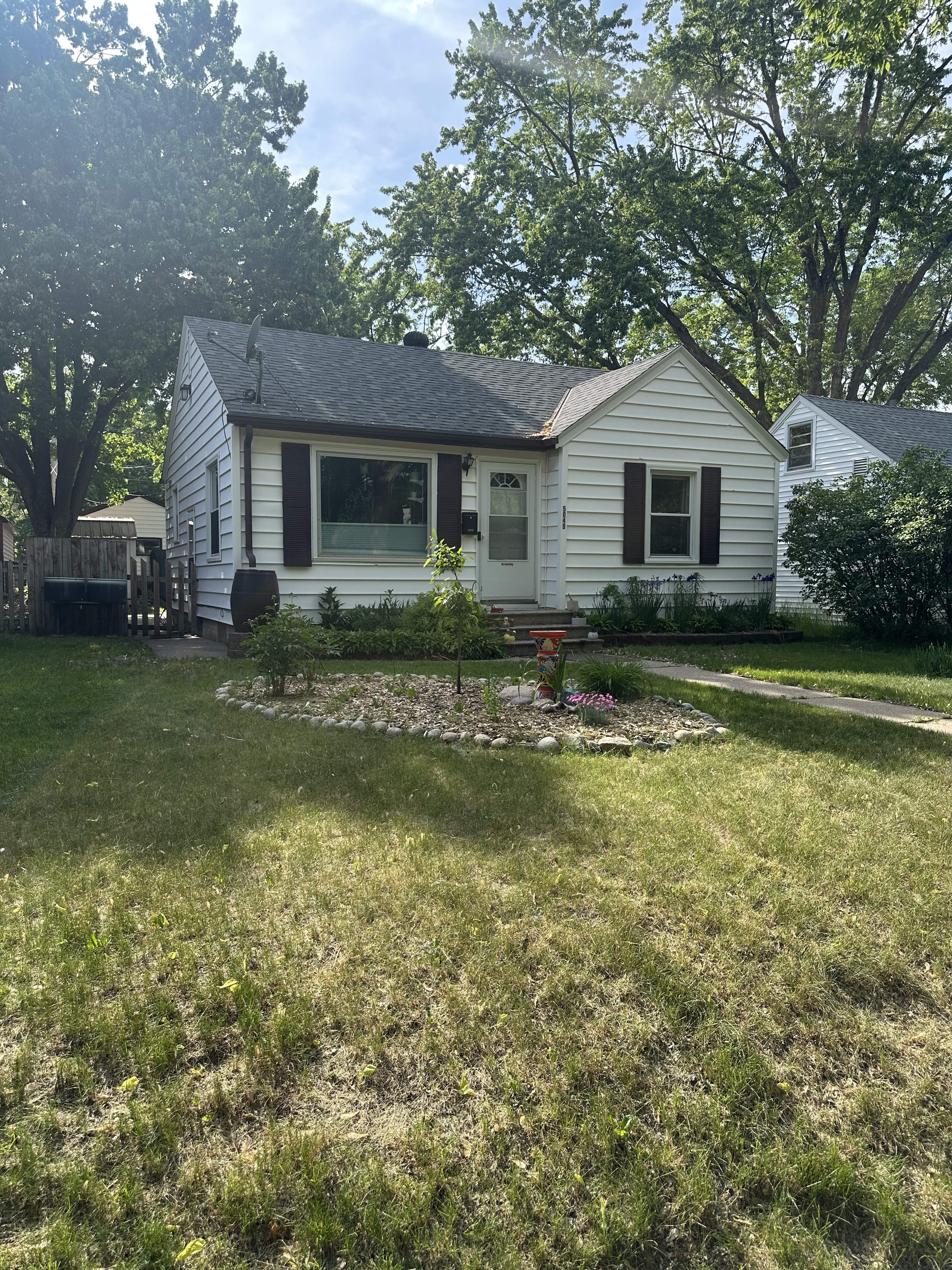 5049 N Washburn Ave – photo 1