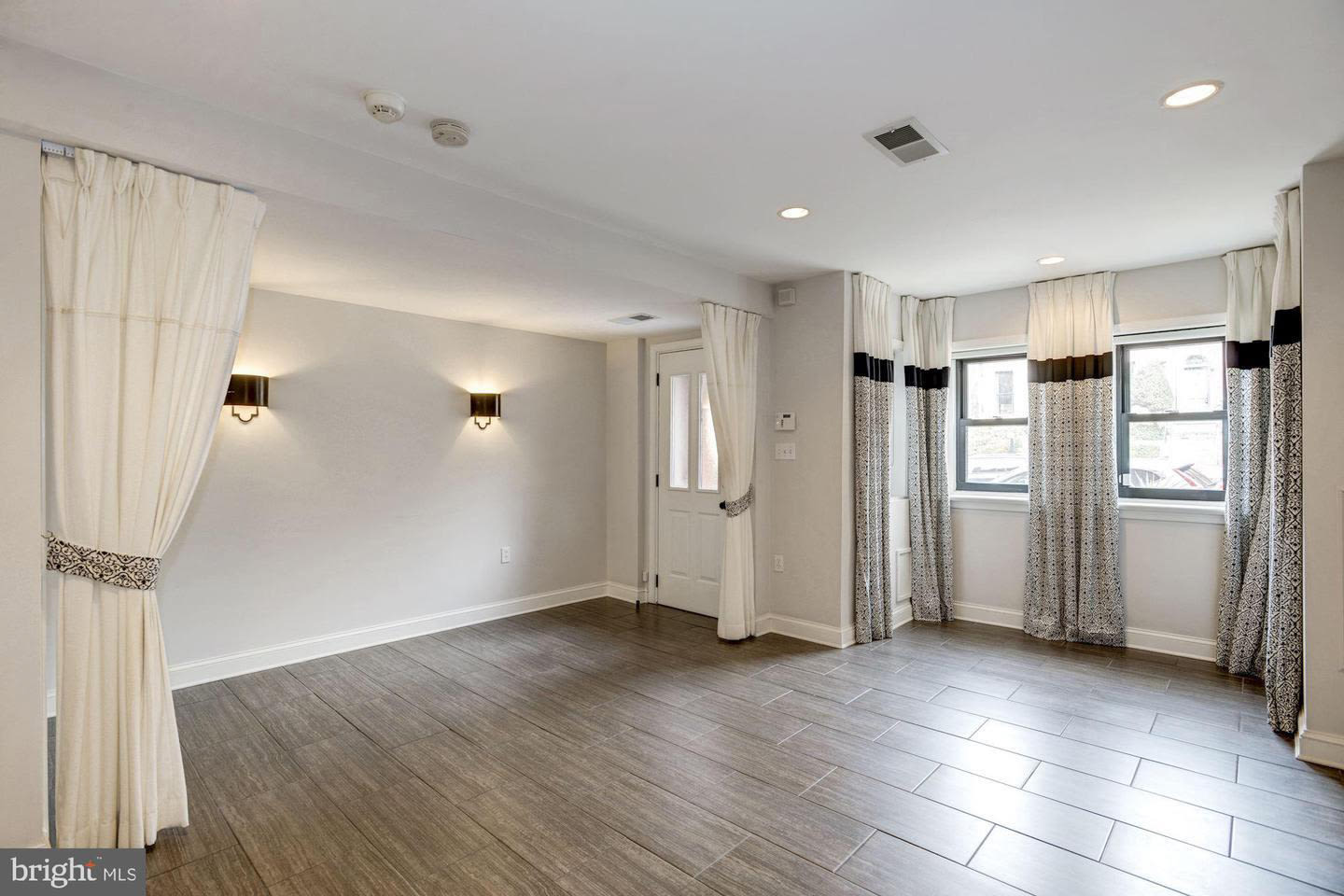 2022 N St NW – photo 1