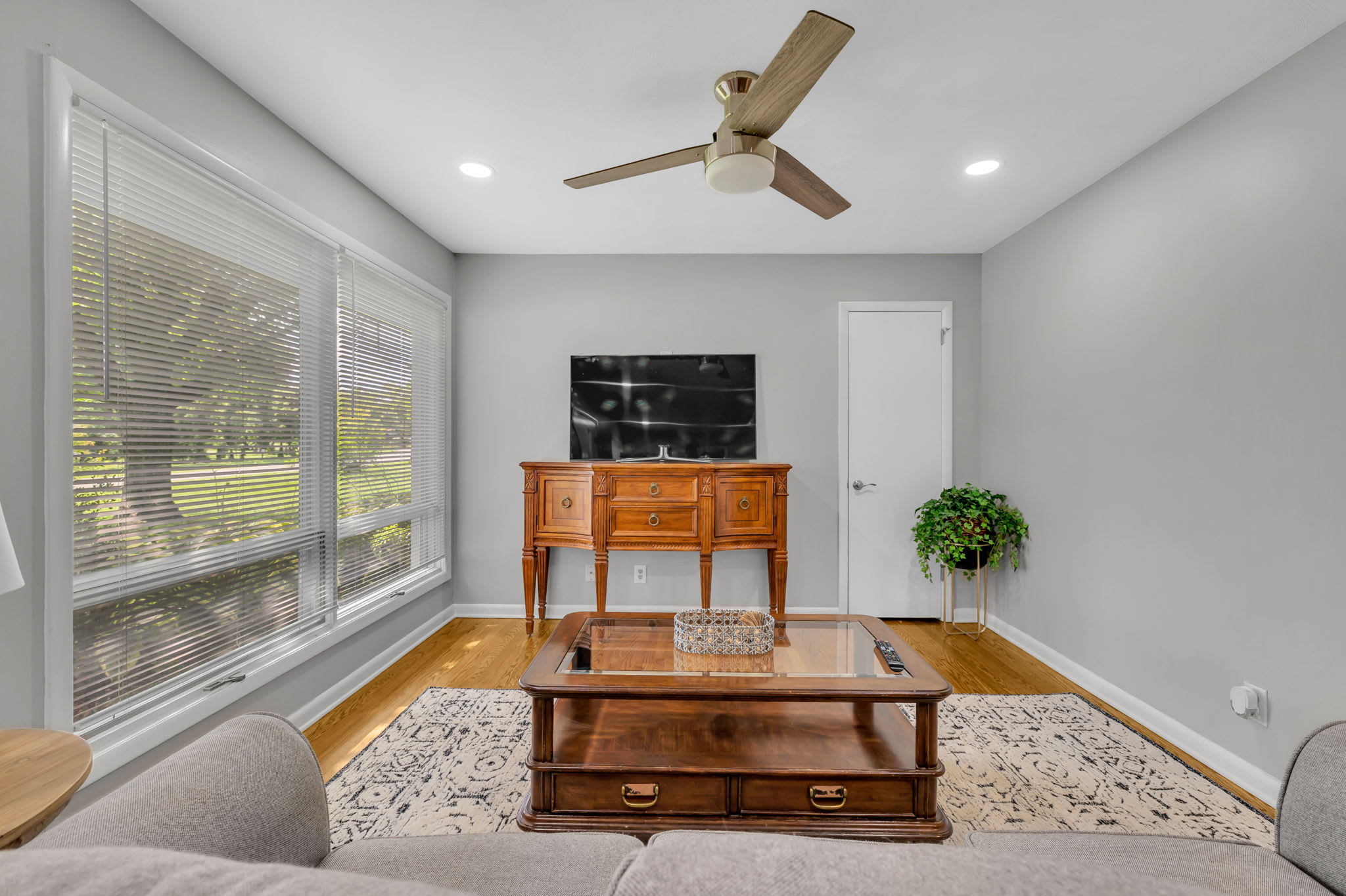 518 Twin Oak Dr – photo 3