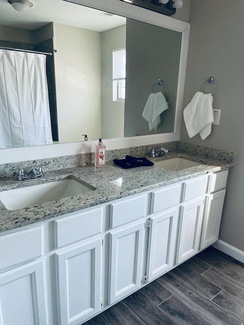 Room in 2 Bedroom Home at Mountain Springs Cir – photo 2