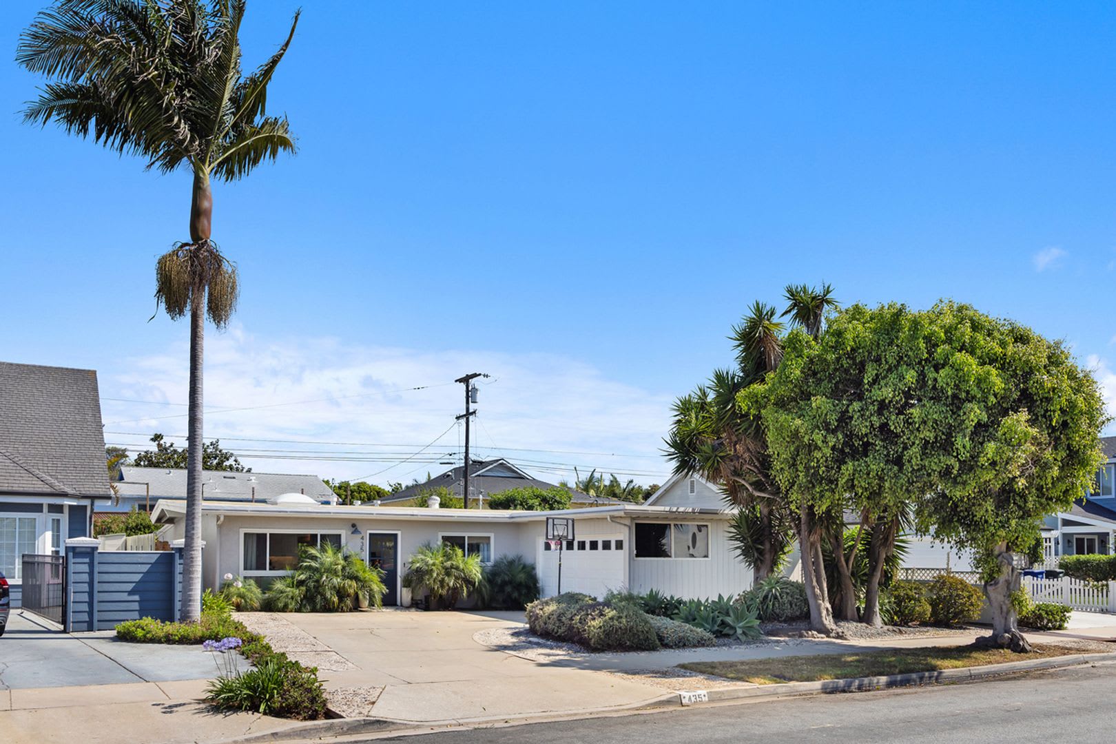 Welcome To 435 Cherry Ave A Stunning Coastal Retreat On Imperial Beach S Most Coveted And Rarely Available Street – photo 3