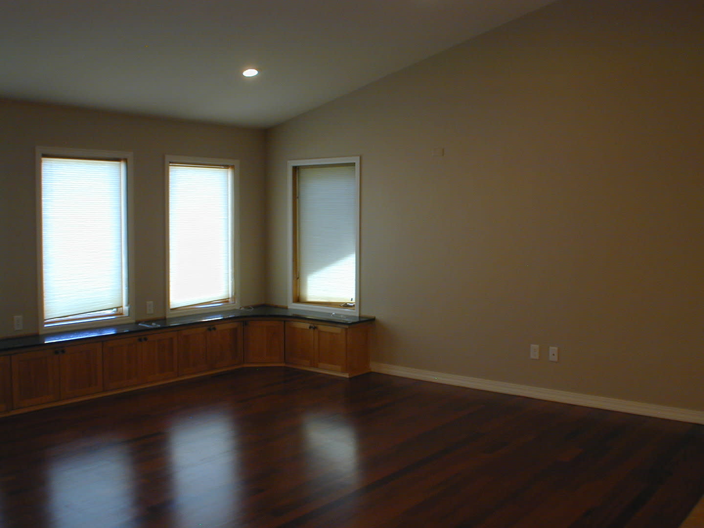 EXECUTIVE HOME FOR LEASE – photo 3