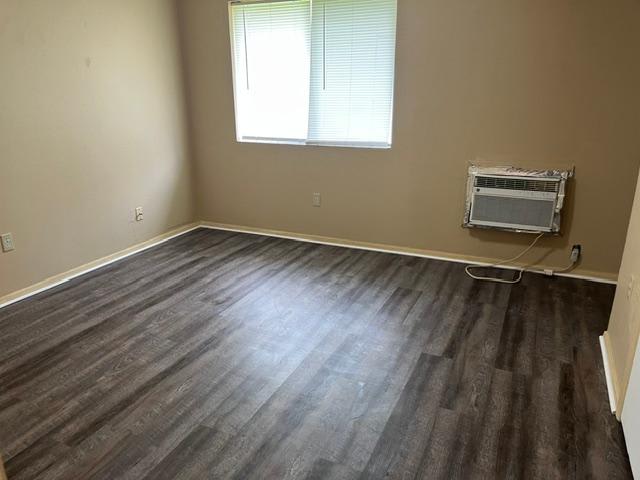 411 Johnson St – photo 5