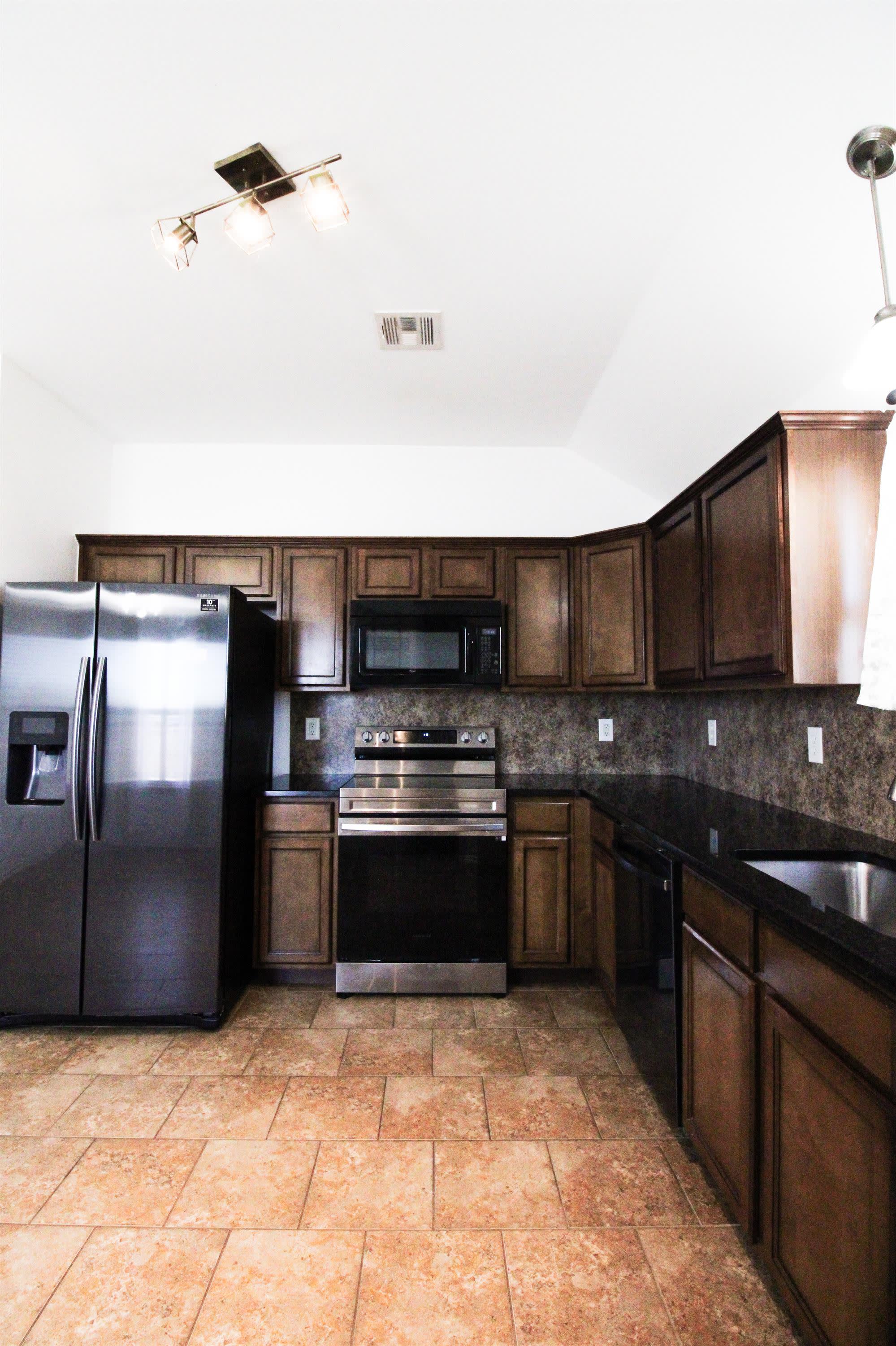 8000 Erryn Lane – photo 2
