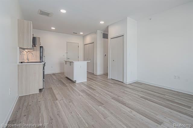 7410 KERCHEVAL Street – photo 5