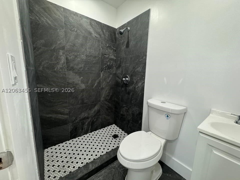 670 NE 166th St – photo 5