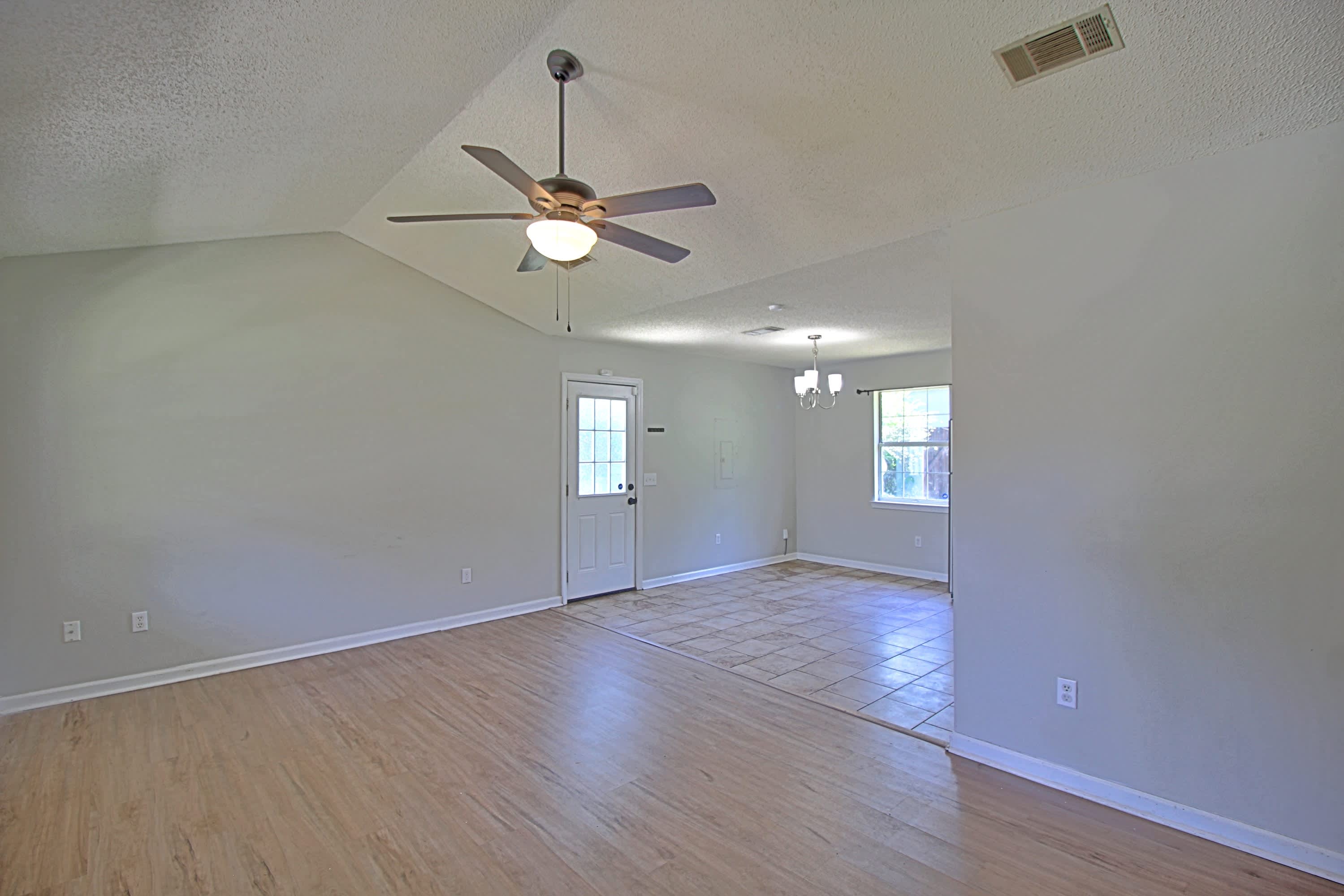 218 Sheila Drive – photo 2