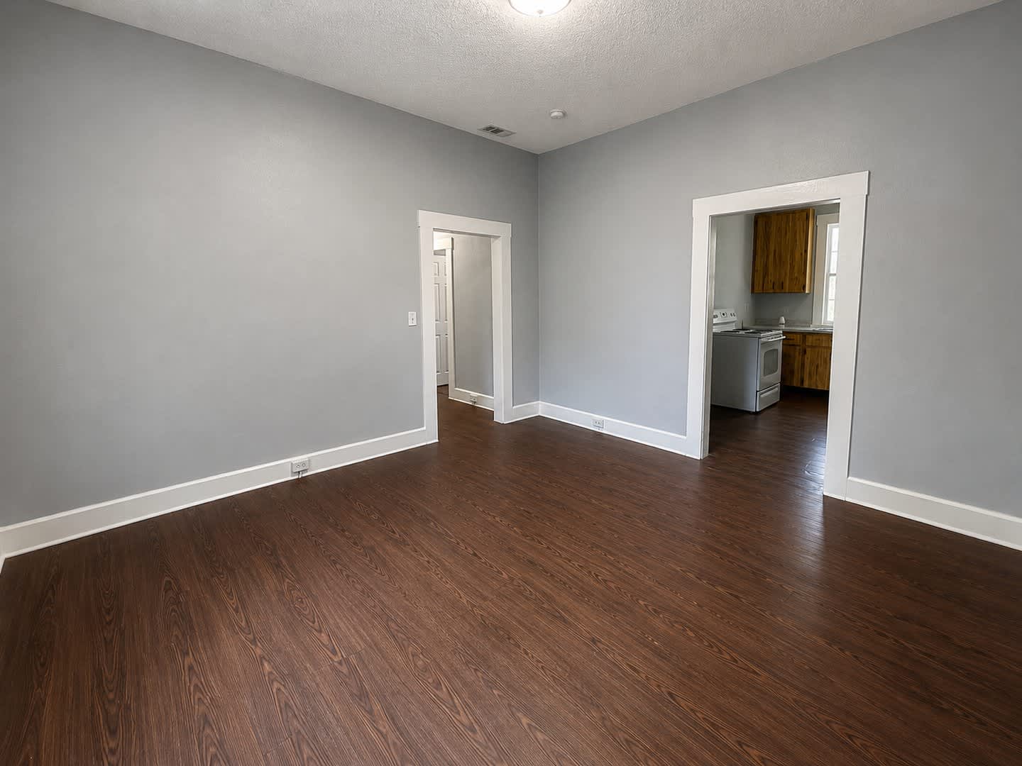 Spacious 3BR/1BA Lakeland Home with Large Covered Porch! – photo 3