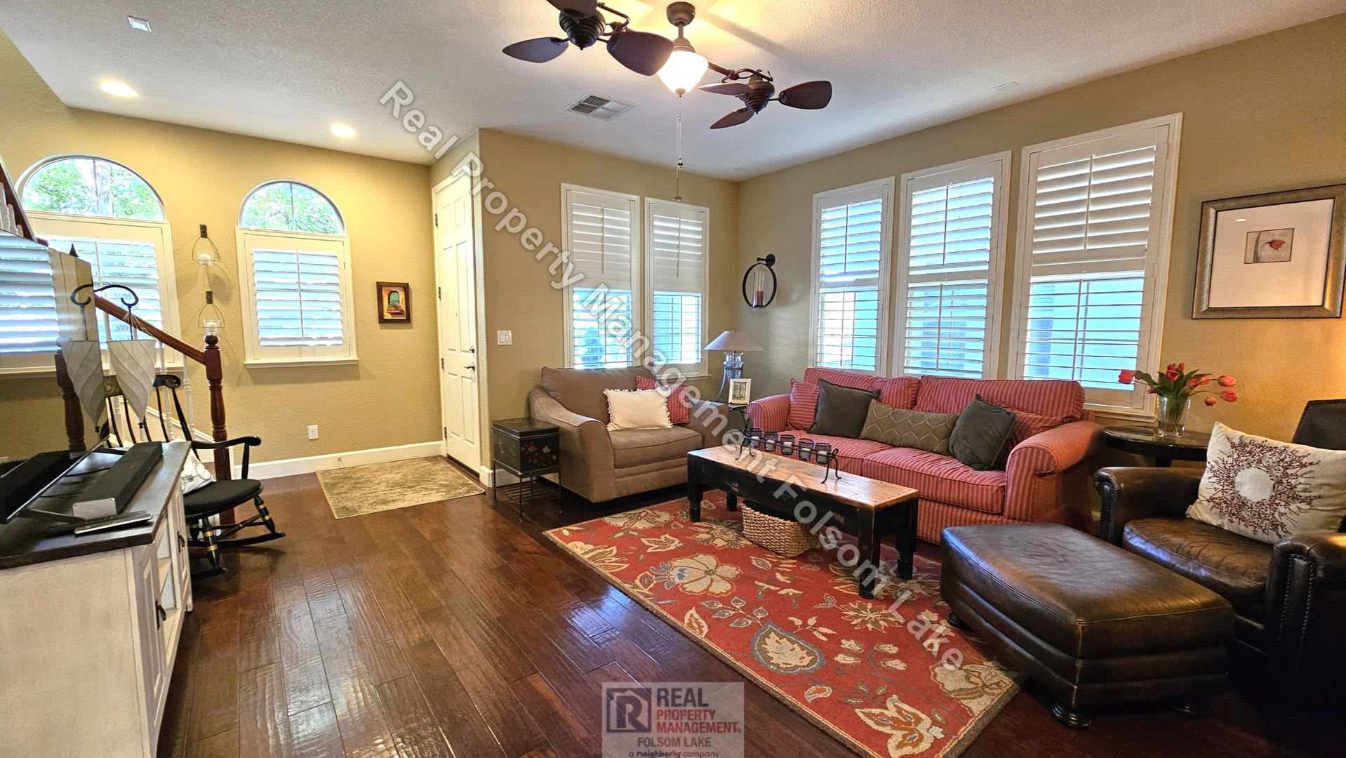 Exquisitely Furnished 3bd 2.5ba – photo 4