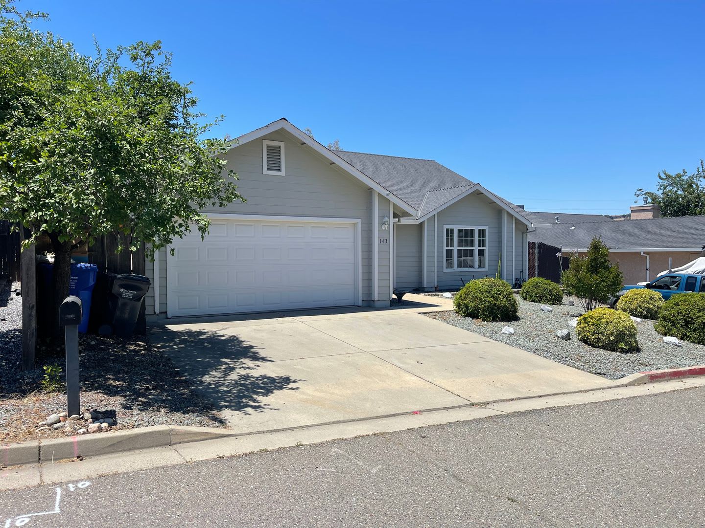 3Br 2Ba Home With Golf Course Access – photo 3