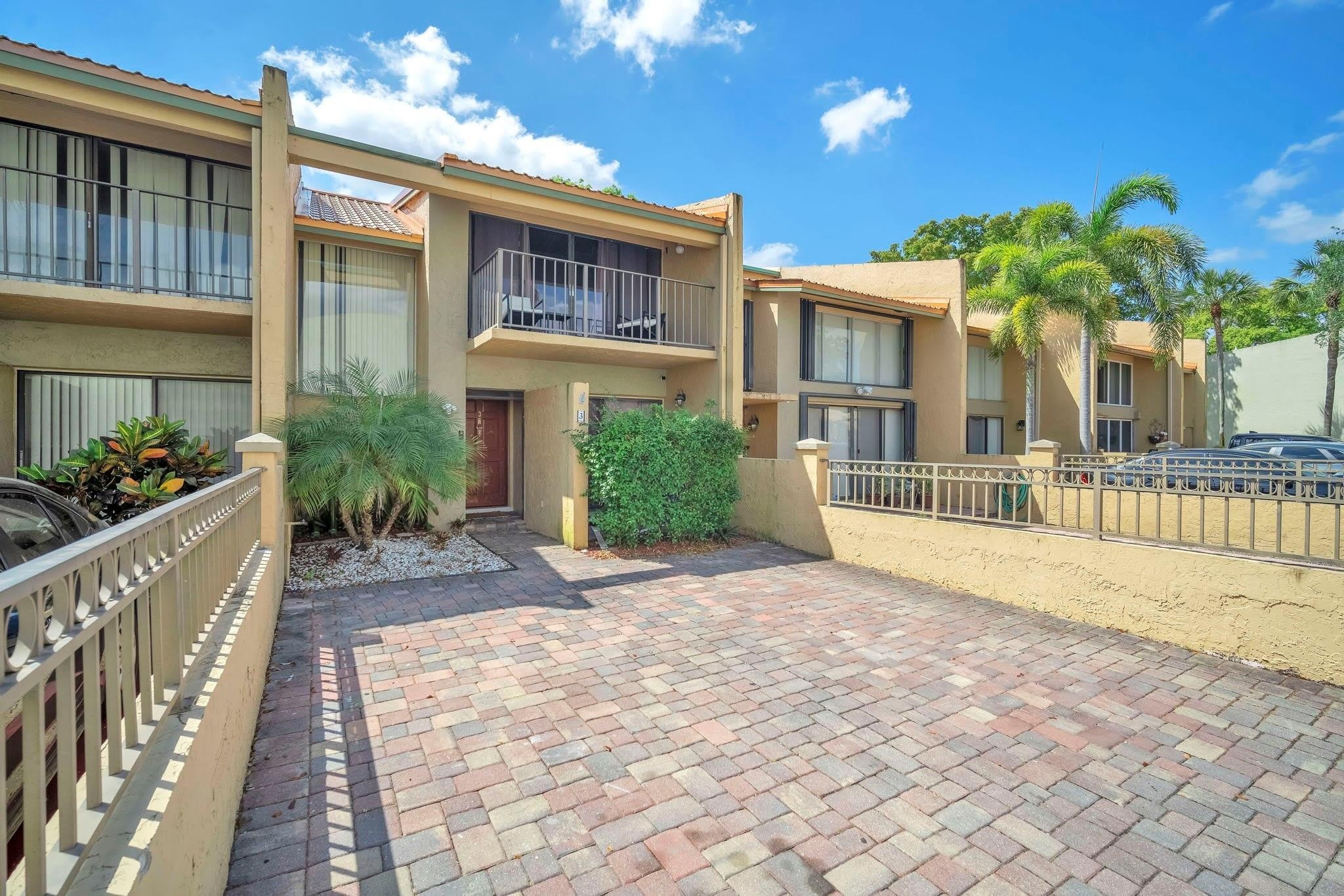 740 E Coco Plum Circle – photo 3