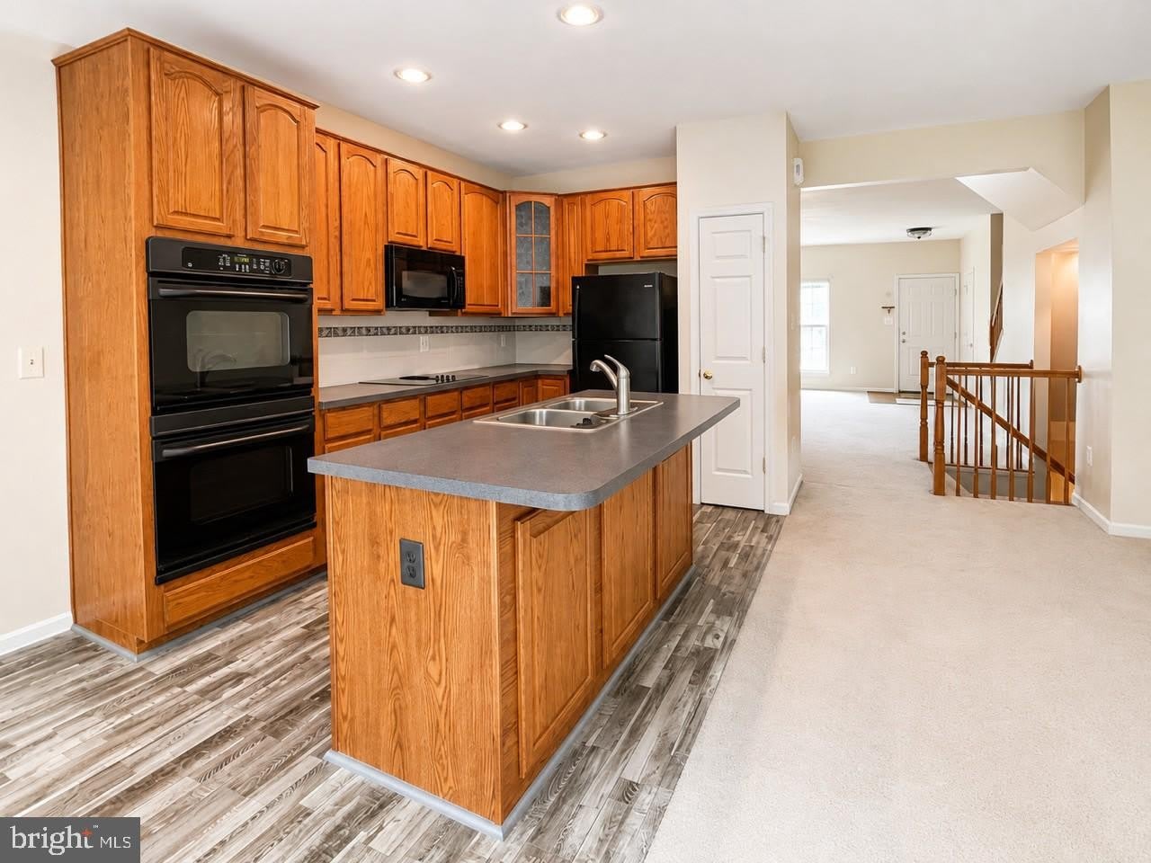 987 LONGVIEW Lane – photo 4