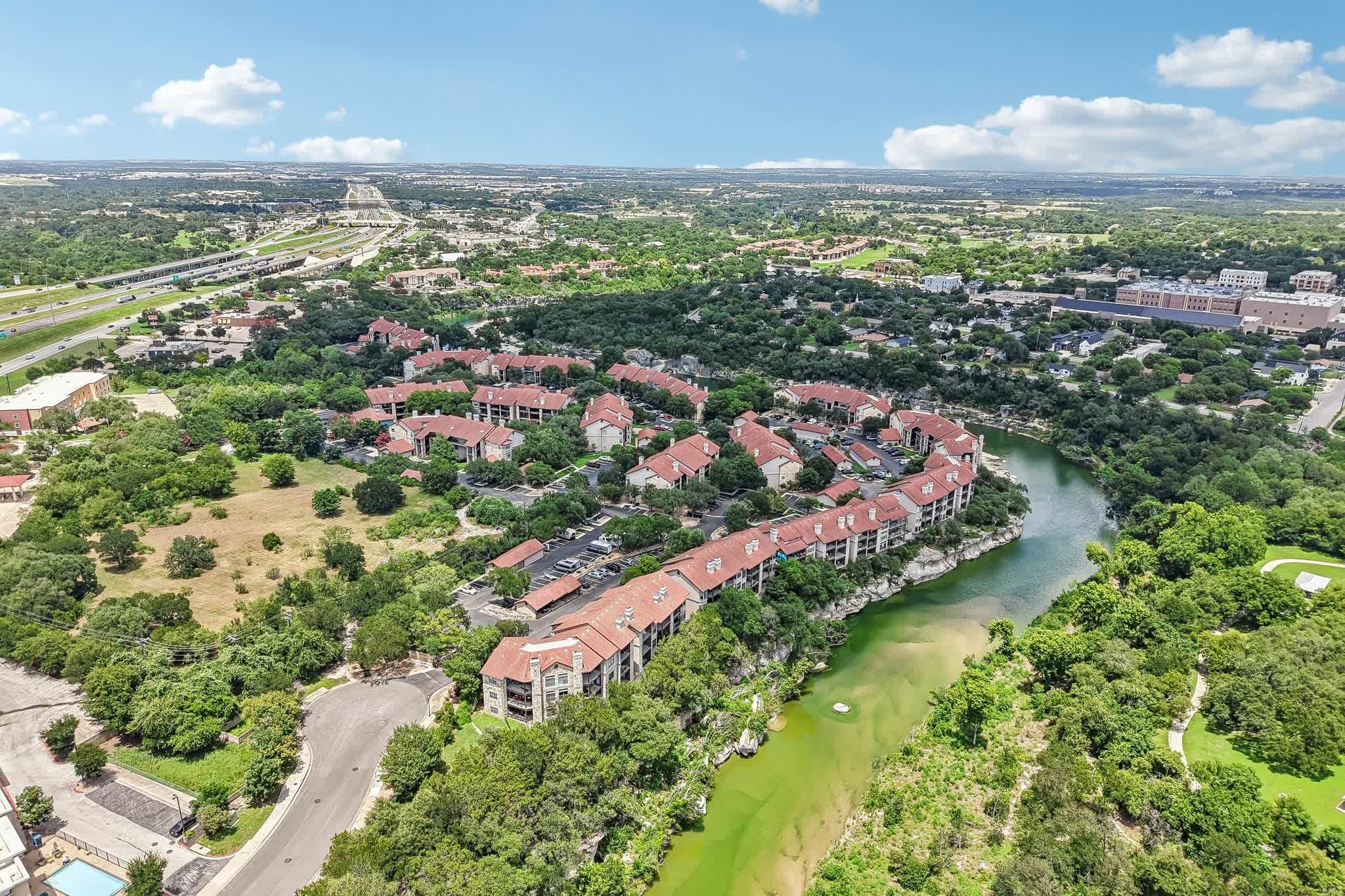 Waters Edge Apartment Homes – photo 4