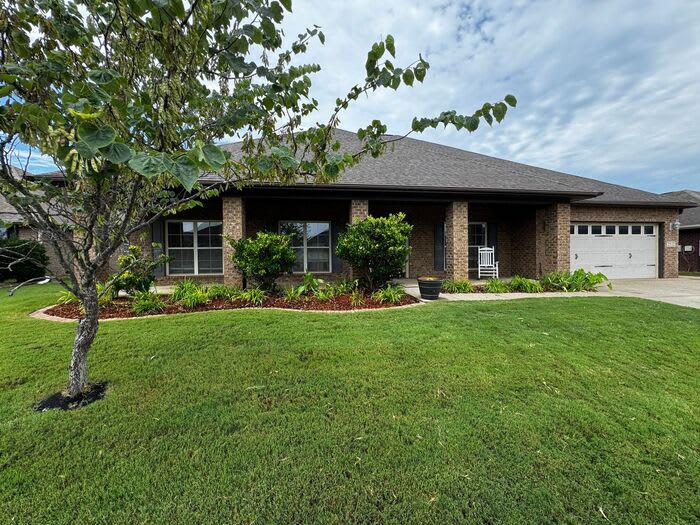 2532 Southwest Oxmoor Boulevard – photo 2