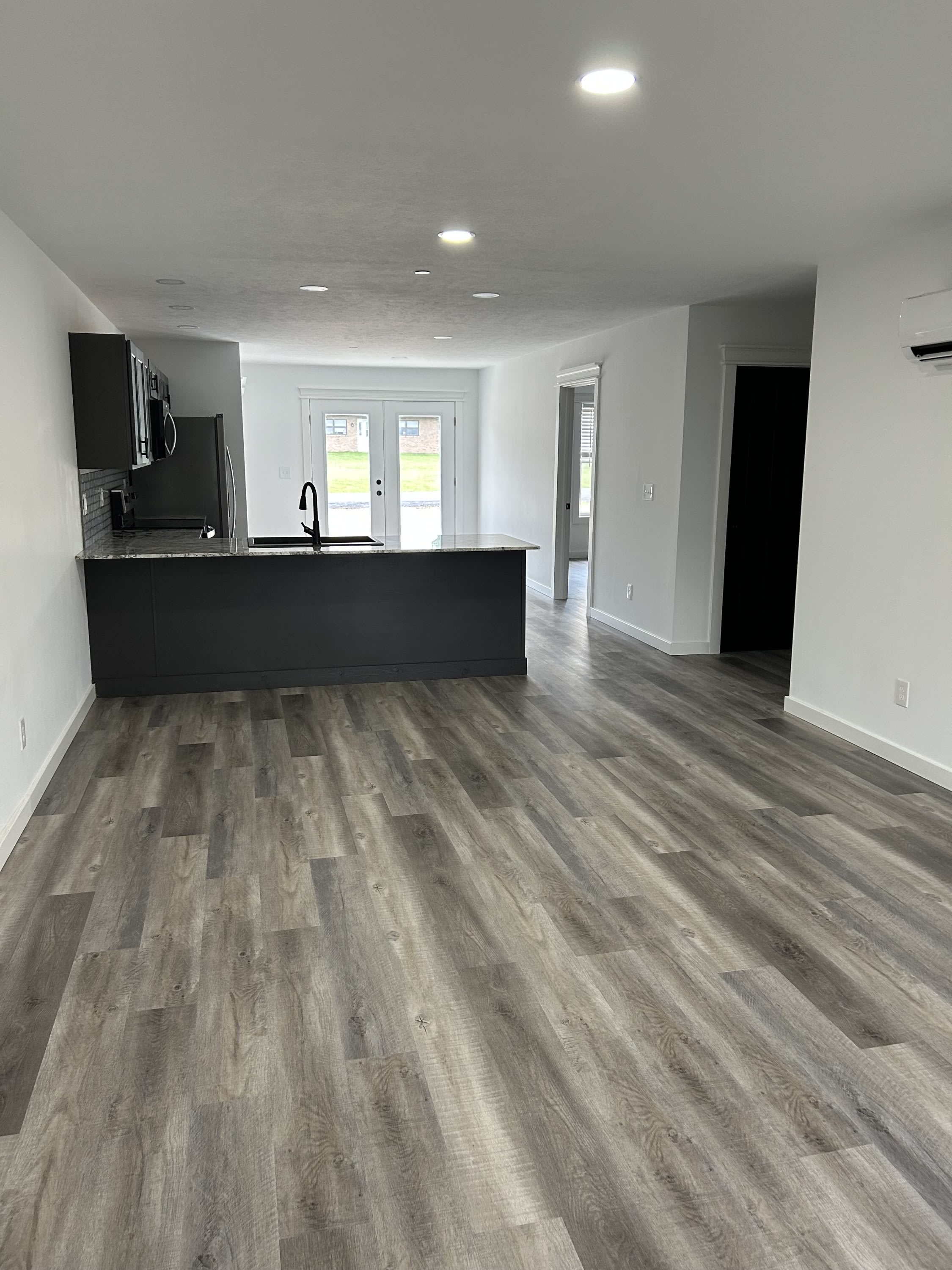 423 W3rd St – photo 2