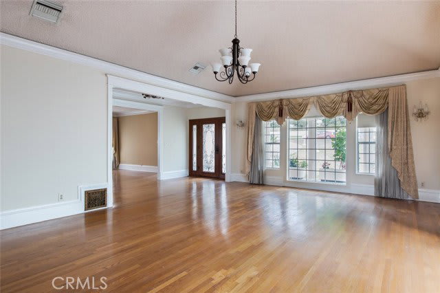 314 West Kenneth Road – photo 3