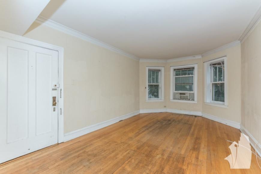3711 North Hoyne Ave. – photo 2