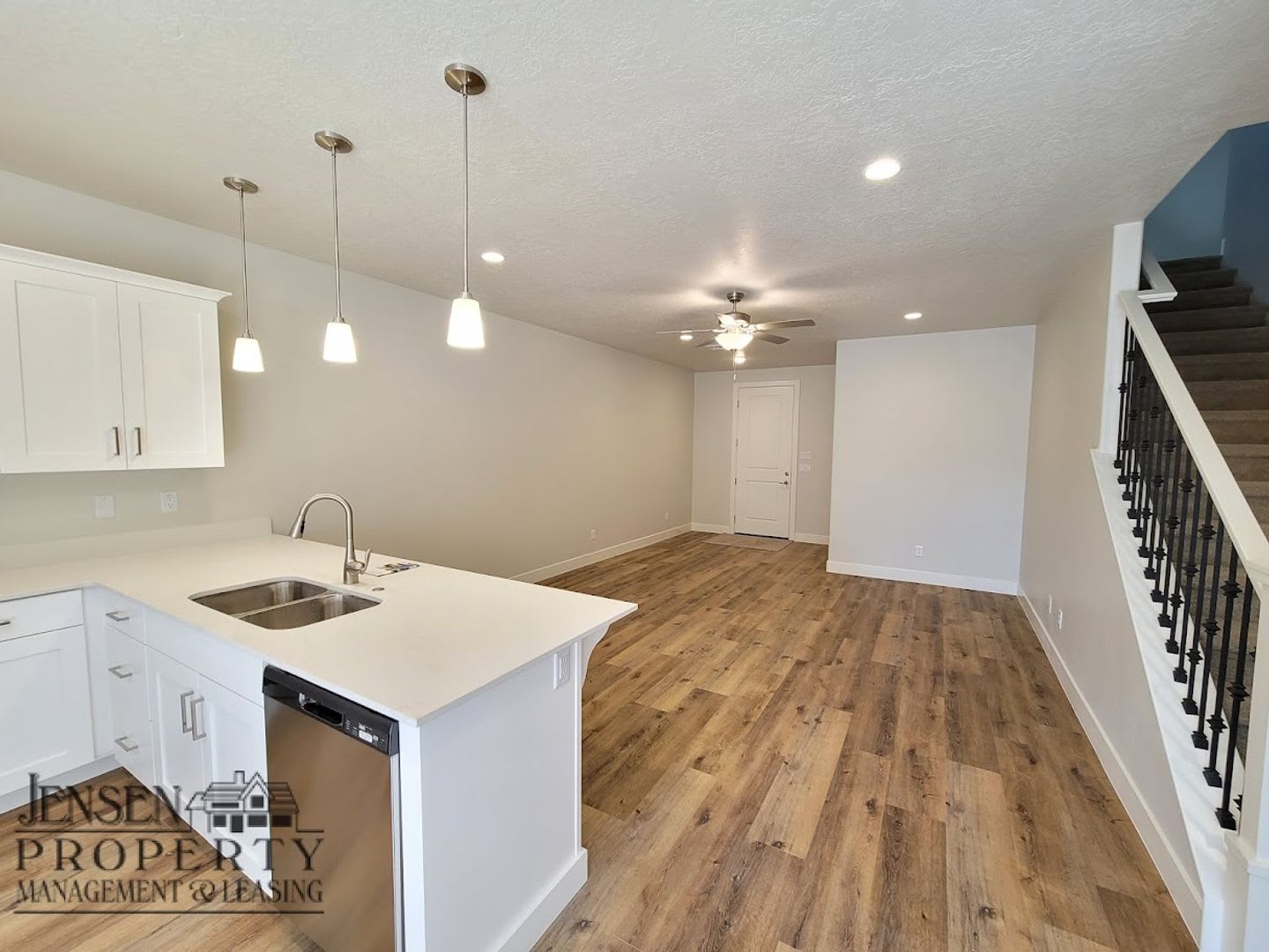 4 Bedroom in Hurricane – photo 4