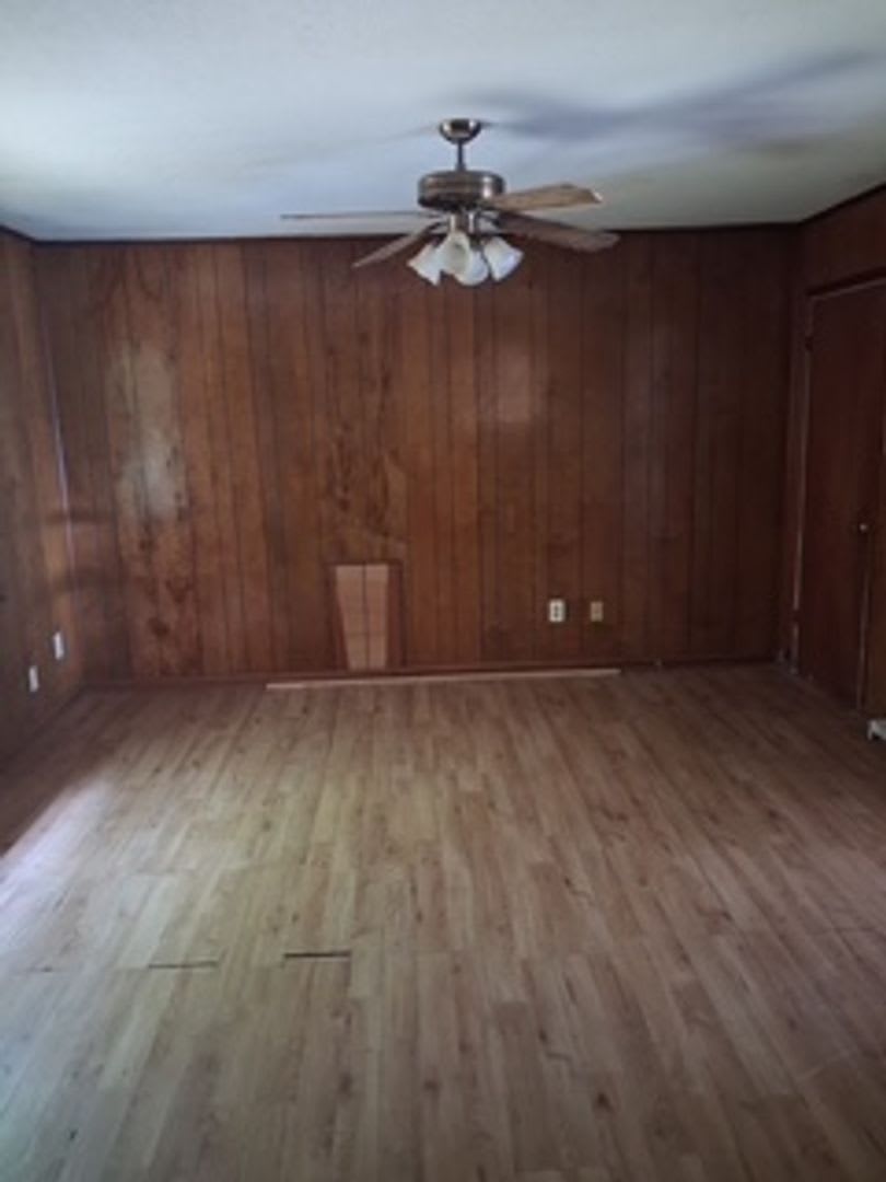 Three Bedroom Home Available Now – photo 5
