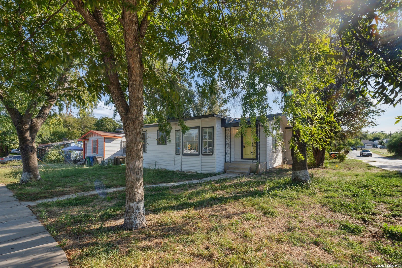 843 ZACHRY DR – photo 2