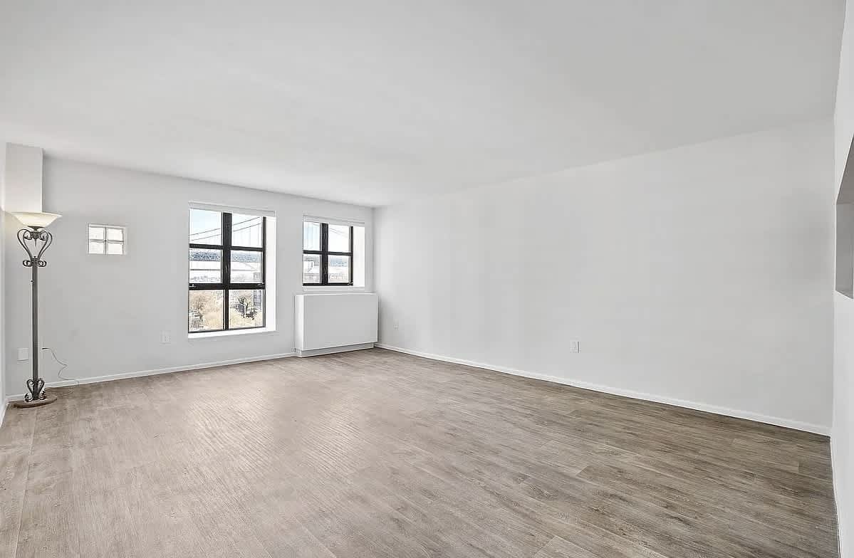2554 12th St Apt 4C – photo 1