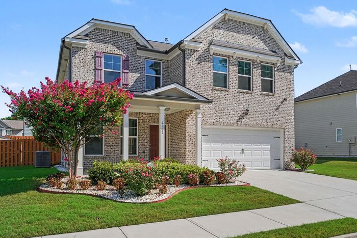 2277 Anne's Lake Circle – photo 2