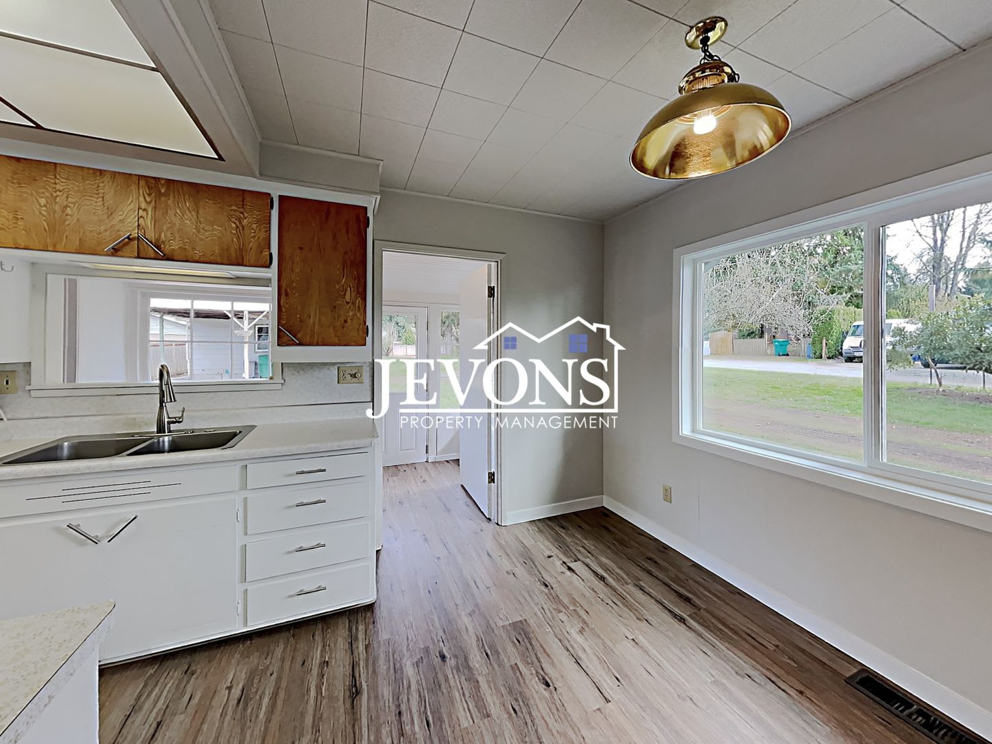 Beautiful Two-Story Single-Family Home in Newcastle – photo 5